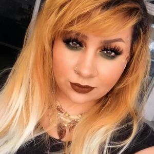 Meet your Posher, Adrianna